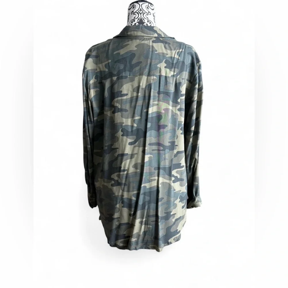 Z Supply Camo Matching Set 🌿 (Top M / Shorts L) - Picture 4 of 9
